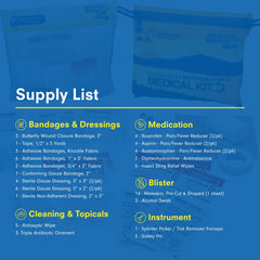 Adventure Medical Kits kit en uso sobre la pierna de un excursionista para atención rápida