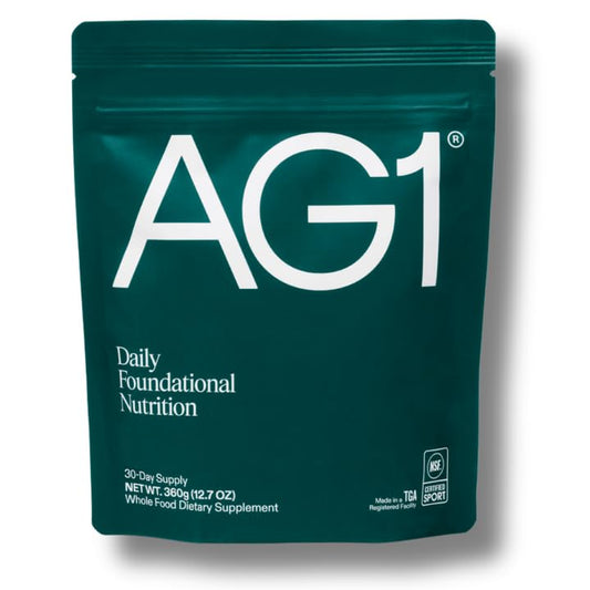 AG1 refill pouch frente mostrando diseño y marca AG1, clara identificación del producto