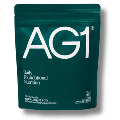 AG1 refill pouch frente mostrando diseño y marca AG1, clara identificación del producto