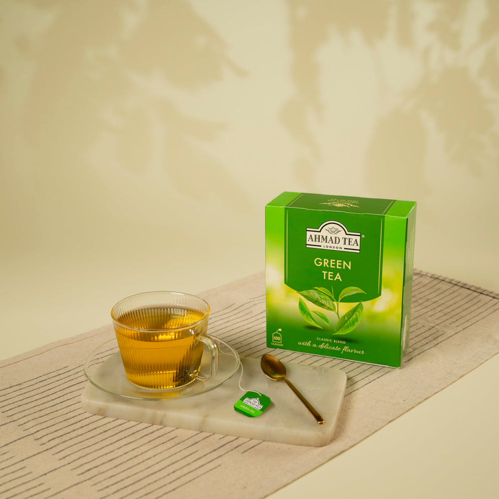 Ahmad Tea detalle de bolsita y textura de la hoja que evidencia calidad y frescura