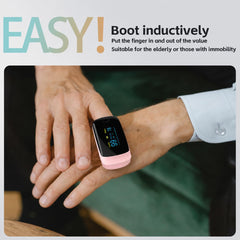 aloway oximetro en mano durante medición, uso sencillo un solo toque