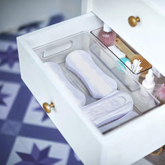 Always estilo de vida mujer activa protección en movimiento