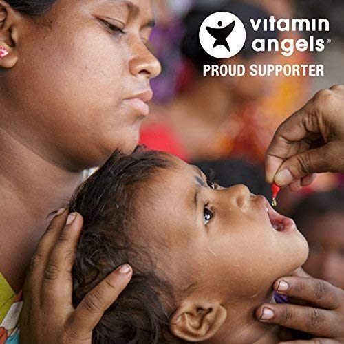 Amazing Nutrition cápsula junto a vaso de agua en entorno cotidiano, integración en rutina