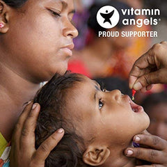 Amazing Nutrition cápsula junto a vaso de agua en entorno cotidiano, integración en rutina