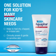 Aquaphor textura cremosa en primer plano que retiene humedad