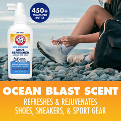 Arm & Hammer aplicándolo dentro de una zapatilla para frescura inmediata