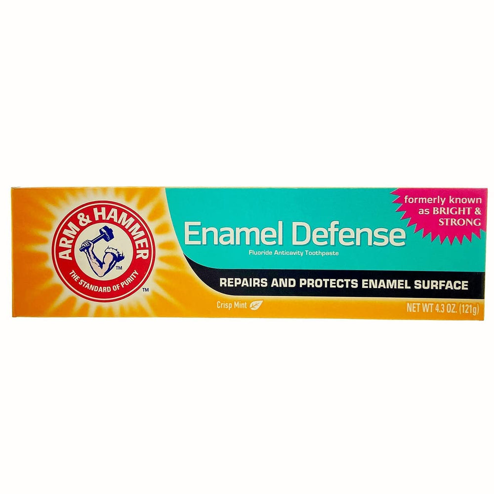 Arm & Hammer persona cepillando dientes mostrando frescura y protección del esmalte