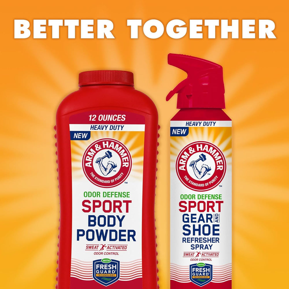 Arm & Hammer rociando interior de casco para eliminar olor persistente