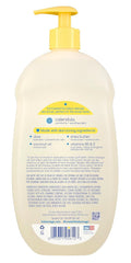 Baby Magic textura del gel hidratante en la mano para mostrar suavidad