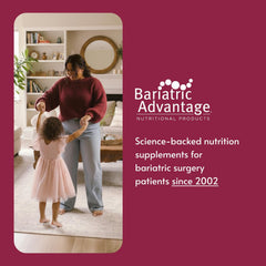 Bariatric Advantage persona tomando cápsula en contexto diario saludable