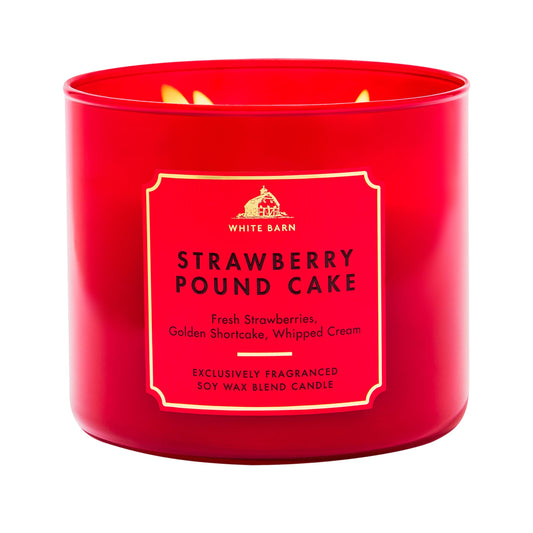 Bath & Body Works tarro frontal Strawberry Pound Cake mostrando diseño decorativo y aroma acogedor