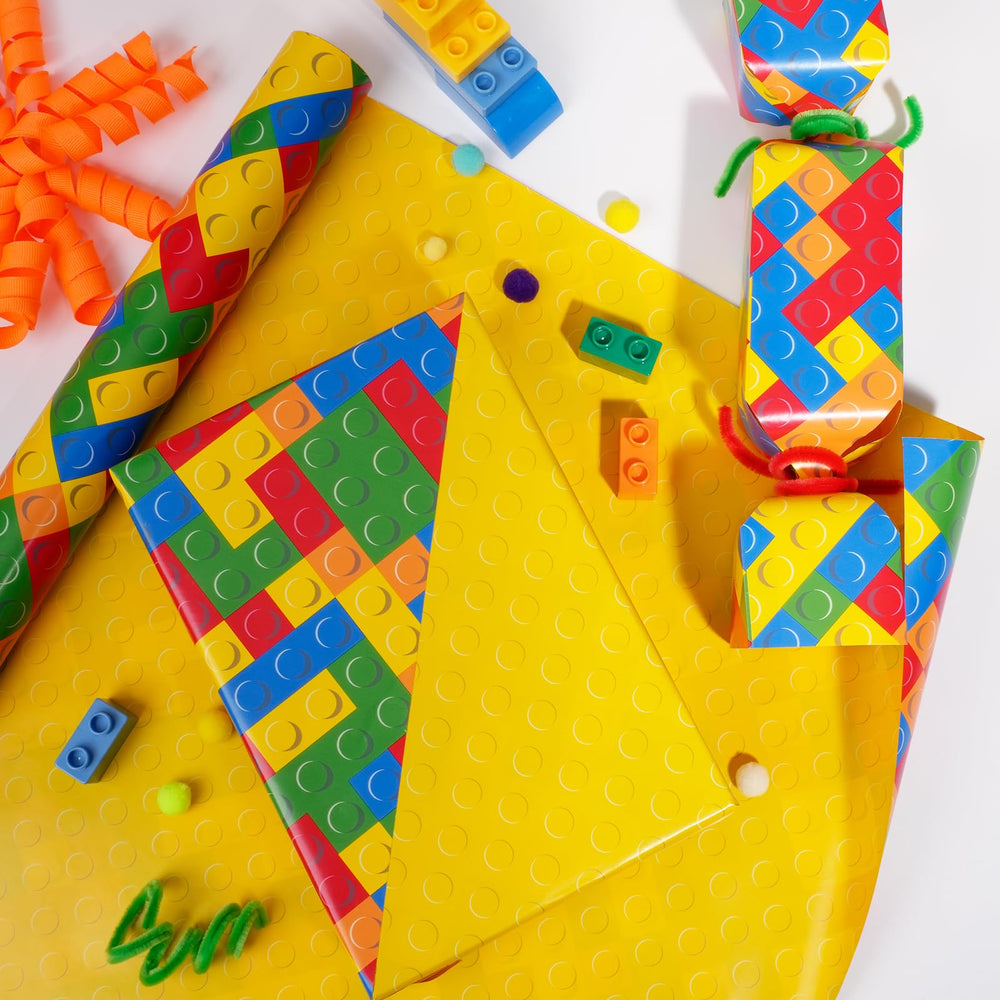 BIOBROWN regalo ya envuelto con patrón de bloques que atrae a niños