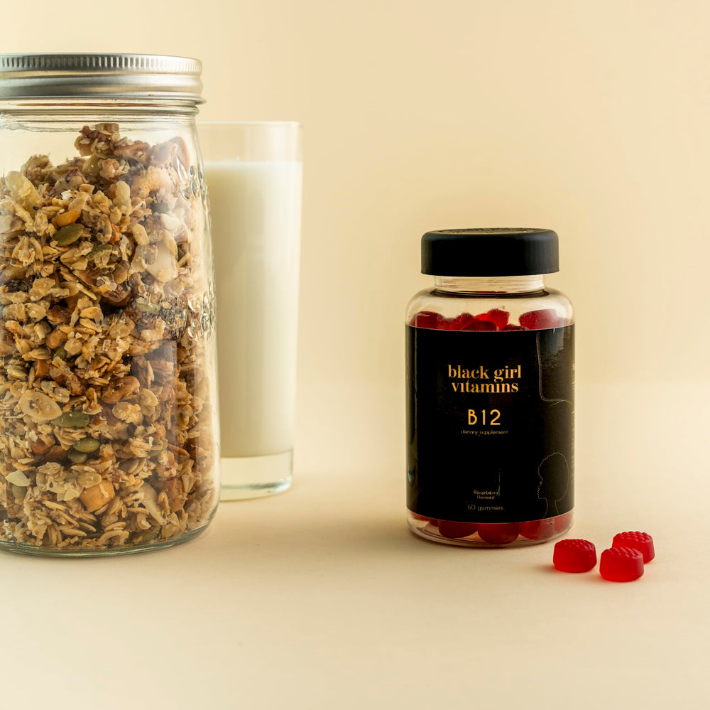 Black Girl Vitamins etiqueta con ingredientes y ventaja de fórmula limpia