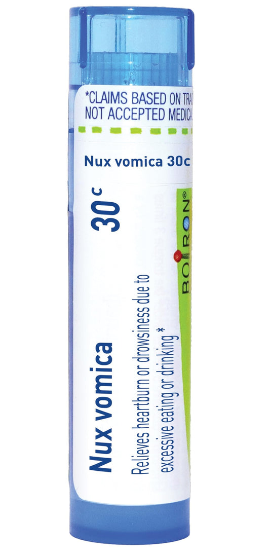 Boiron Nux Vomica 30C: tubo dispensador para uso practico en casa y fuera