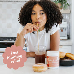 Boobie Debloat Max: polvo espolvoreado para mezclar en tu bebida favorita.