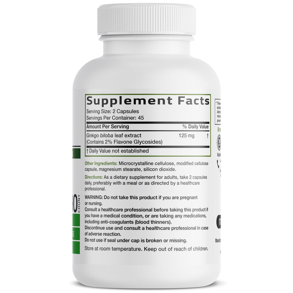 Bronson cápsulas en mano para mostrar tamaño y facilidad de ingestión