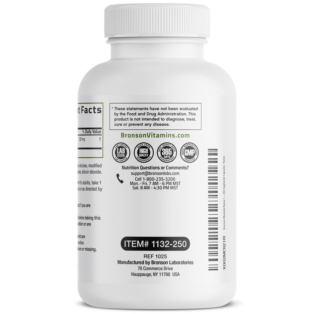 Bronson persona tomando cápsula para energía y foco cotidiano