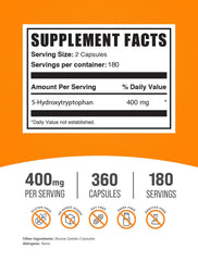 Detalle de una cápsula de BulkSupplements 5-HTP mostrando textura y tamaño, fácil de tragar