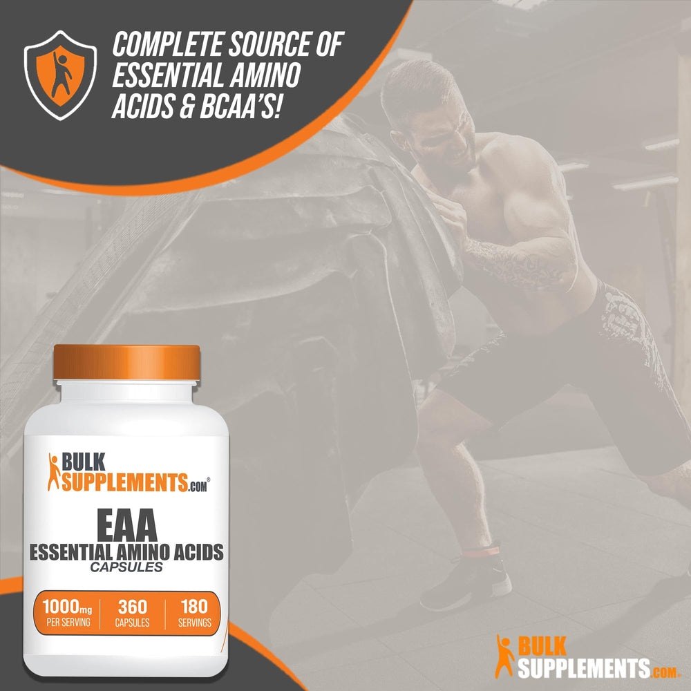BulkSupplements cápsulas en la mano para comparar tamaño y dosificación práctica