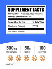 BulkSupplements primer plano del polvo de glutatión mostrando textura fina y fácil mezcla