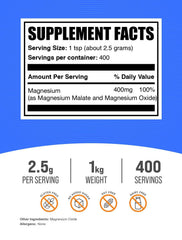 BulkSupplements primer plano del polvo fino de magnesium malate para mejor mezcla