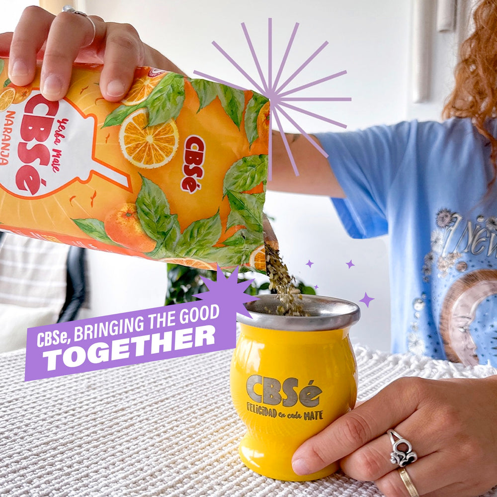 CBSÉ Yerba Mate naranja infusión lista para ritual matutino.