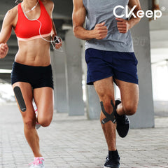 CKeep close-up de costura y elasticidad que garantiza adaptabilidad