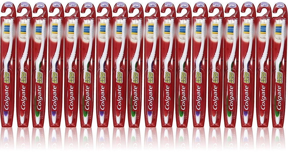 Colgate cepillo frontal mostrando cerdas y limpieza precisa