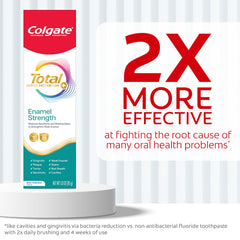 Colgate Total textura de la pasta mostrando consistencia y aplicación efectiva