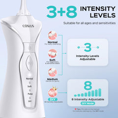 Persona usando COSLUS C30 limpiando entre dientes para mejor higiene oral