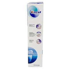 Crest Pro Health persona cepillando dientes destacando sensación de frescura