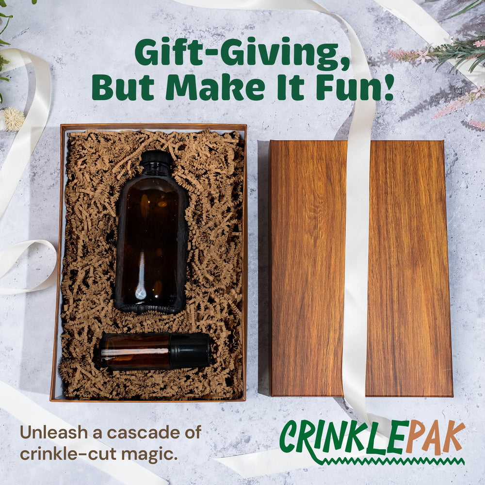CrinklePak mostrado junto a una regla para comparar tamaño y volumen