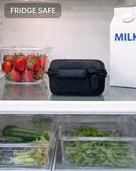 Cruxer estuche colocado en cocina mostrando uso cotidiano y orden