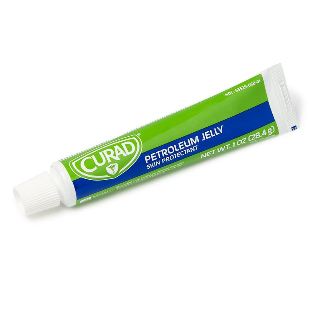 Aplicación de Curad en labios para alivio y protección rápida