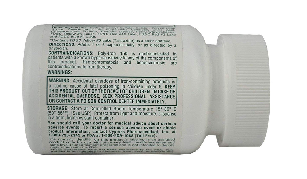 Cypress Pharmaceutical primer plano de una cápsula Poly-Iron mostrando textura y facilidad al tragar