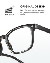 Cyxus gafas junto a mano para ver escala y ligereza