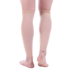 Doc Miller deportista caminando usando la manga para soporte activo