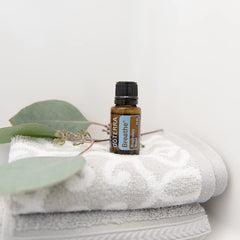 doTERRA Breathe junto a objetos para comparar tamaño de 15 ml