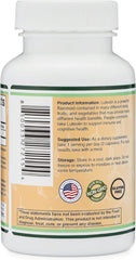 Frasco de Double Wood Luteolin en mano para comparar escala y raciones por frasco