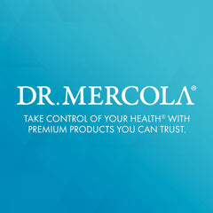 Dr. Mercola frasco en contexto lifestyle, transmite comodidad y uso en vida activa