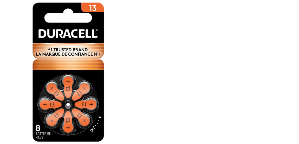 Duracell primer plano de la pestaña extra larga facilitando instalación segura