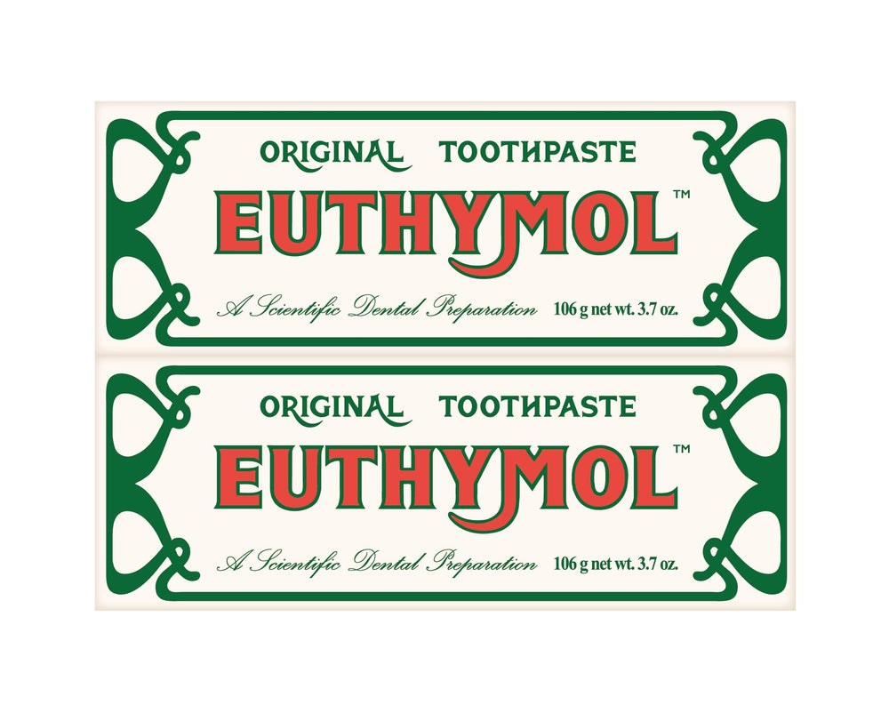 Escena lifestyle con Euthymol y personas sonriendo por frescura