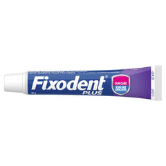 Fixodent aplicación en prótesis dentro de la boca, estabilidad al masticar