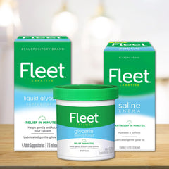 Fleet enema salina almacenaje ordenado en un botiquín doméstico