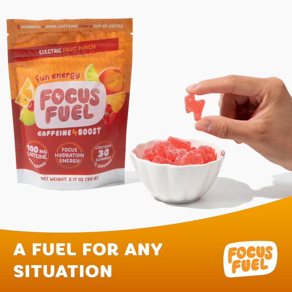 Atleta tomando FocusFuel antes del entrenamiento para energía sostenida