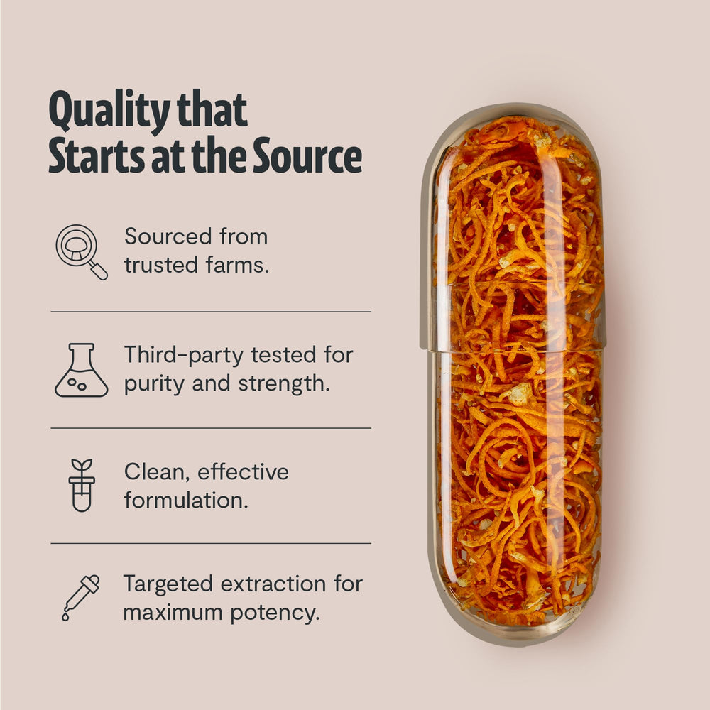 FreshCap Mushrooms frasco en ambiente deportivo, apoya rendimiento