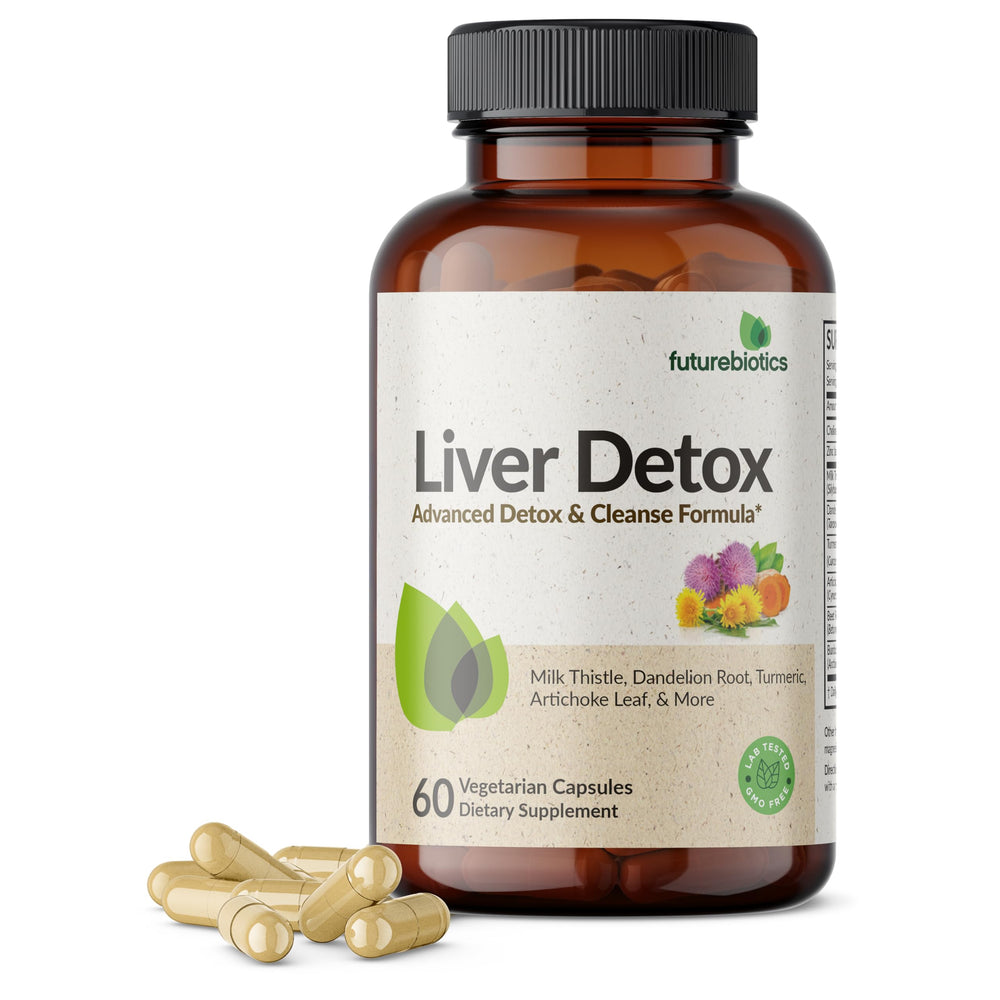 Futurebiotics Liver Detox frasco de cápsulas sobre mesa, apoyo diario para la función hepática.