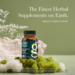 Gaia Herbs cápsulas extendidas sobre mesa que facilitan su consumo