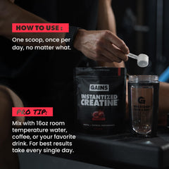 Gains in Bulk persona tomando creatina en gimnasio, mejora rendimiento