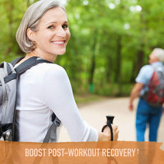Garden of Life polvo Turmeric Booster mezclado en batido, apoyo a la recuperación